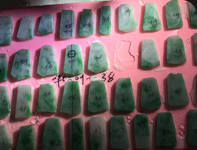 什么玉雕工具能在玉石上雕刻圖案刻字_數(shù)控玉雕